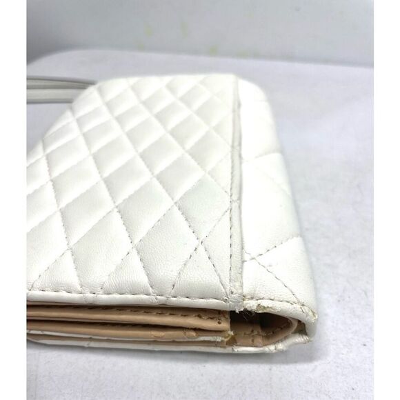 Vintage GUESS White Quilted Faux Leather Flap Wristlet Wallet - Picture 5 of 7